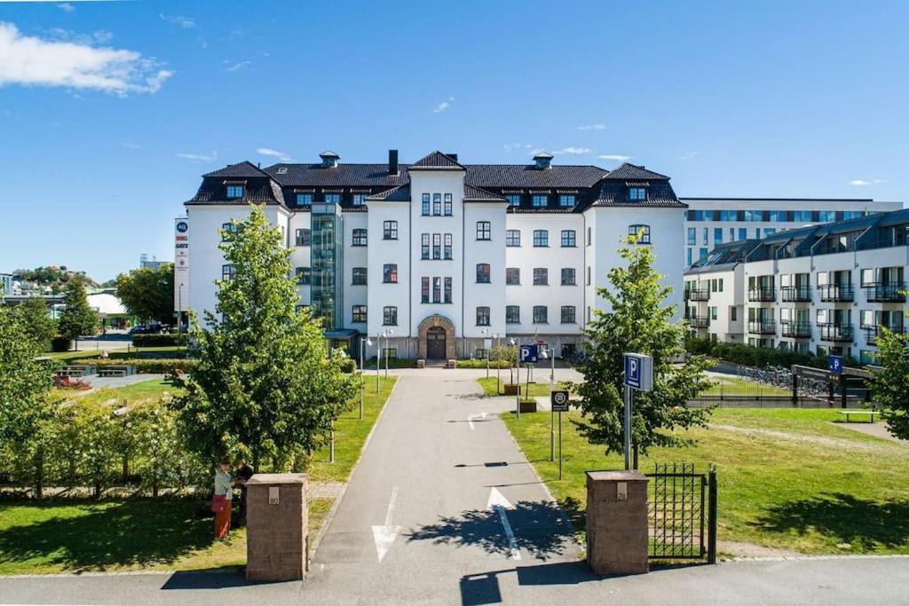 Апартаменты 1-Roms Toppleilighet Pa Tangen/Bystranda Кристиансанд Экстерьер фото